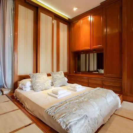 San Babila Apartamento *