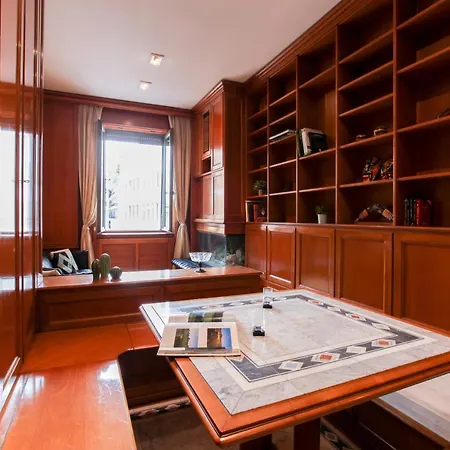 San Babila Apartamento *