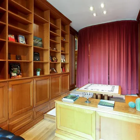 Apartamento San Babila Milão