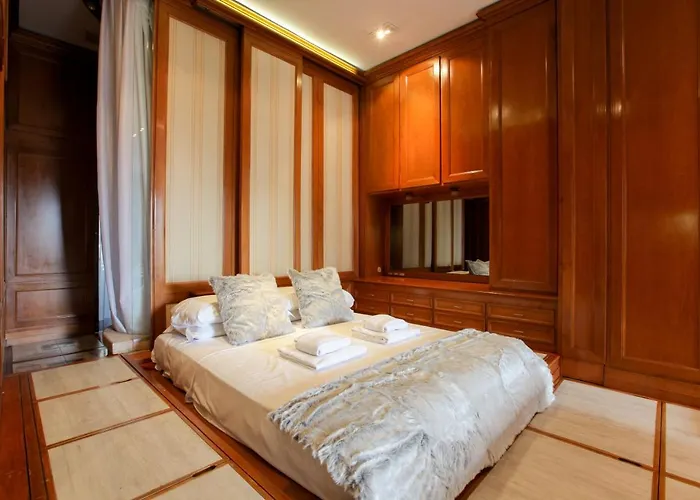 San Babila דירה *