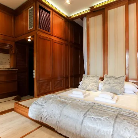 San Babila Lägenhet Milano